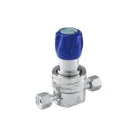 Регулятор AMFLO UHP AU23 Материал: Код SHP (Body-SUS316L VAR, Gland-SUS316L;Poppet, Nozzle,Diaphragm-Hastelloy®C-22,Seat: PCTFE) ; Поверхность 0.25 um; 4х портовый, вх. давл. 206 бар, CV-0.9